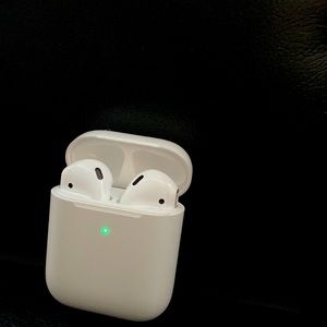 I’m selling my AirPods I don’t want anymore because I have the pros